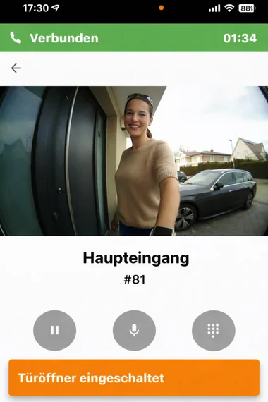 Türgespräch in der AGFEO Dashboard 2 App mit Kamerabild und aktivierter Türöffner-Funktion