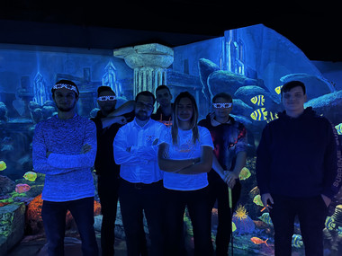 Teamevent „Schwarzlicht Minigolfen“